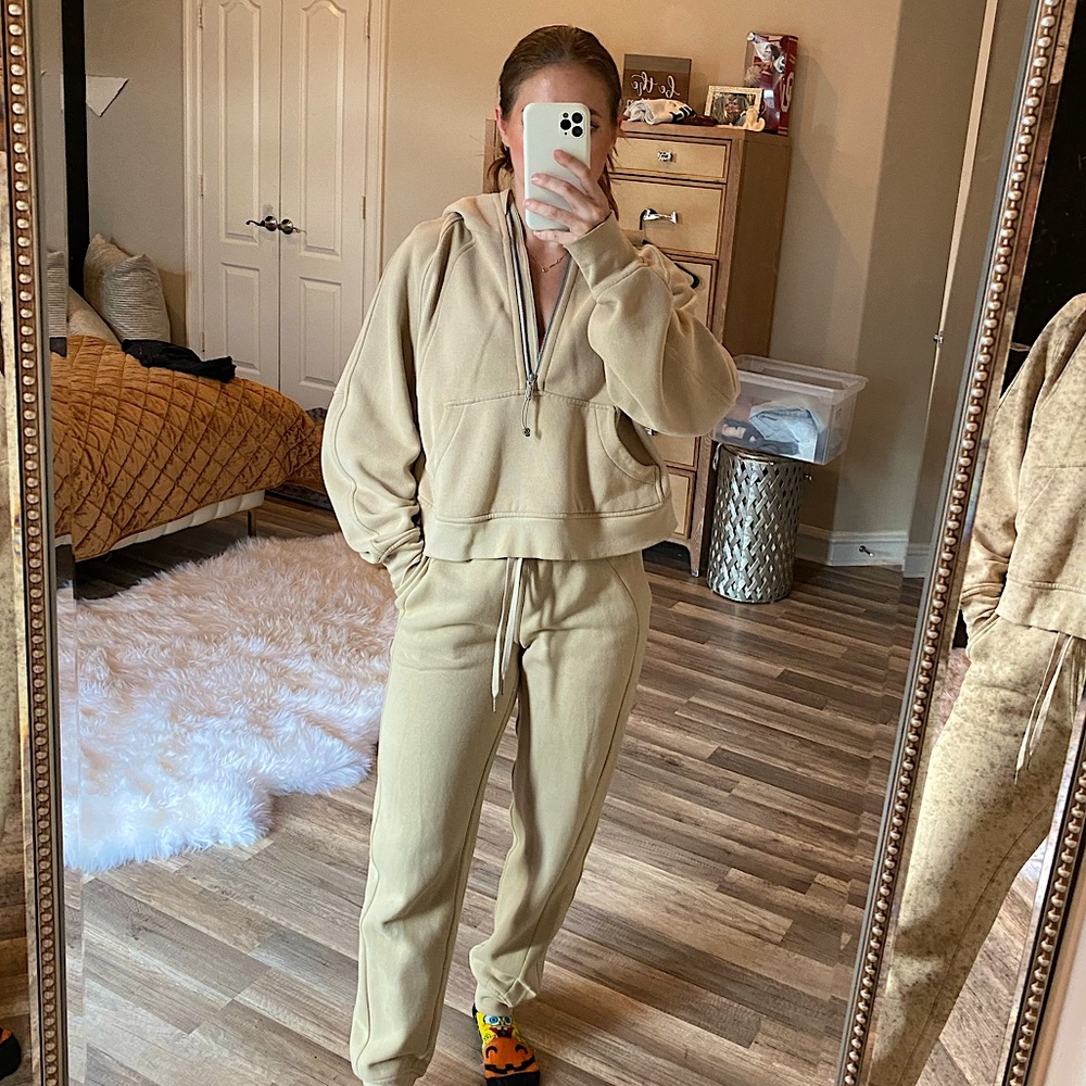 Lululemon Scuba Set